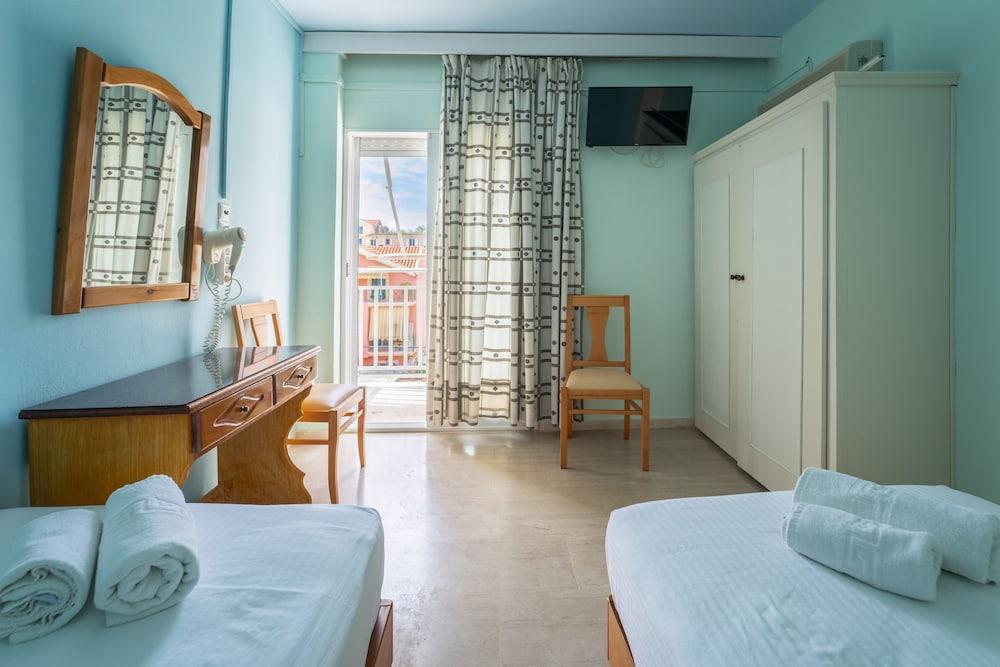 Summery Hotel