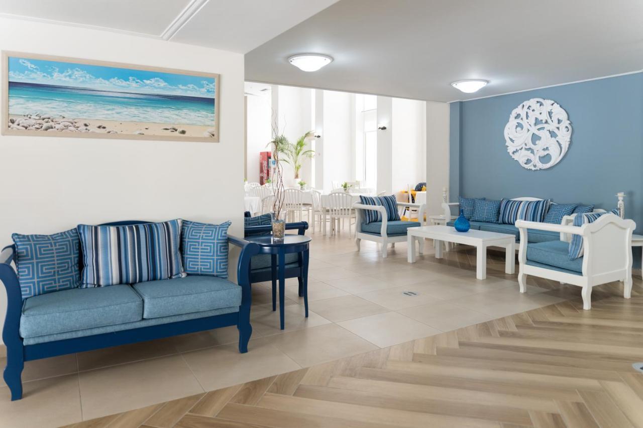 Summery Hotel